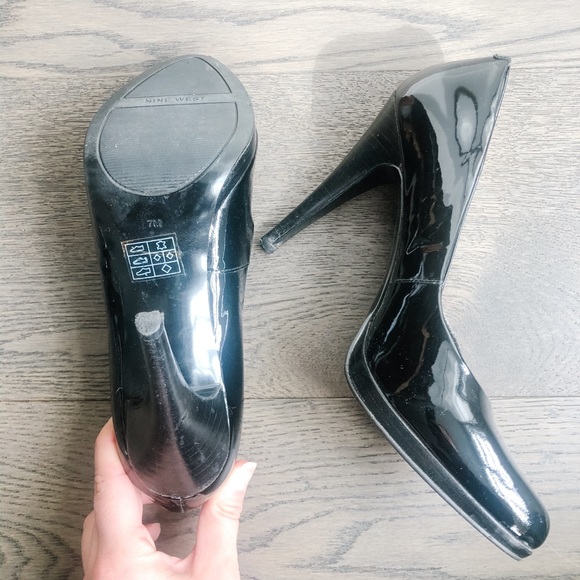 Nine West Patent Black Pump - Picture 4 of 4